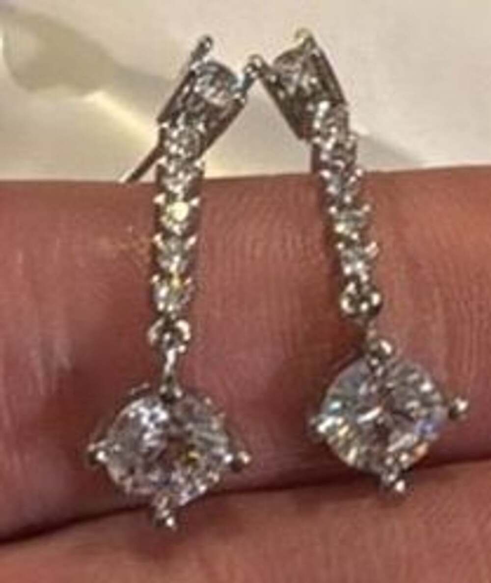Moissanite Six Prong Long Earrings 莫桑石流星六爪吊耳環– K Jewellery Co.